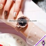 R4356 Reloj Fondo Negro con Destellos Numeros Romanos Tipo Piel reloj de moda al mayoreo